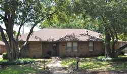 Pre-foreclosure in  ROYALWOOD DR Arlington, TX 76006