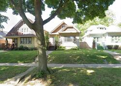 Pre-foreclosure in  N 40TH ST Milwaukee, WI 53209