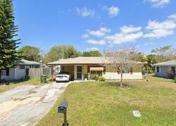 Pre-foreclosure in  OAK ST Sarasota, FL 34237