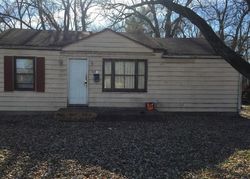 Pre-foreclosure in  RANGE LN East Saint Louis, IL 62206