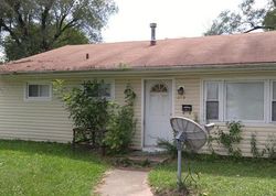 Pre-foreclosure in  ELM ST East Saint Louis, IL 62206