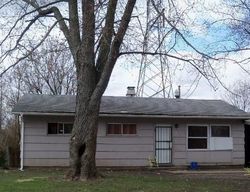 Pre-foreclosure in  AMELIA DR East Saint Louis, IL 62206