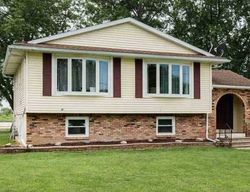 Pre-foreclosure in  4TH AVE East Moline, IL 61244