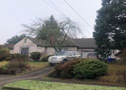 Pre-foreclosure in  NE BILLINGHER DR Portland, OR 97220