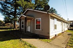 Pre-foreclosure in  SE 191ST AVE Portland, OR 97233