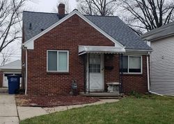 Pre-foreclosure in  ESCOTT AVE Toledo, OH 43614