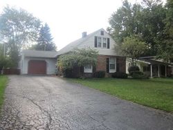 Pre-foreclosure in  HEATHERLAWN DR Toledo, OH 43614