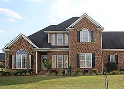 Pre-foreclosure in  FREEDOM DR Burlington, NC 27215