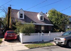 Pre-foreclosure Listing in 193RD ST SAINT ALBANS, NY 11412
