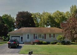 Pre-foreclosure in  CREST HILL DR Rochester, NY 14624