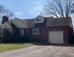 Pre-foreclosure in  OAKVIEW DR Dayton, OH 45429