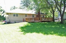 Pre-foreclosure in  SW LAKEVIEW BLVD Lees Summit, MO 64081