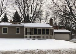 Pre-foreclosure in  ROLLING VIEW DR Saint Paul, MN 55110