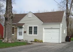  W Crystal Lake Ave, Crystal Lake IL