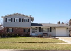 Pre-foreclosure in  EASTLAND DR Oregon, OH 43616