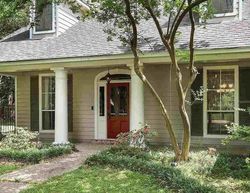 Pre-foreclosure in  N SHORE DR Baton Rouge, LA 70817