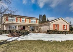 Pre-foreclosure in  UPPER POND RD Barrington, IL 60010