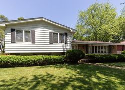 Pre-foreclosure Listing in FAIRLAWN AVE LIBERTYVILLE, IL 60048