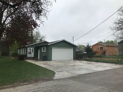 Pre-foreclosure Listing in LINDEN AVE FOX LAKE, IL 60020