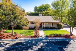 Pre-foreclosure in  CHESTNUT ST Hanford, CA 93230