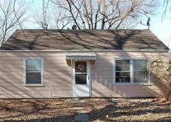 Pre-foreclosure in  NE POPLAR ST Topeka, KS 66616