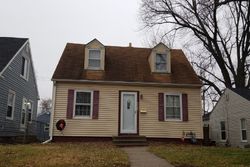 Pre-foreclosure in  OAK ST Bettendorf, IA 52722