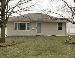 Pre-foreclosure in  OAK ST Hiawatha, IA 52233