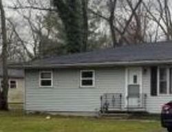 Pre-foreclosure Listing in COLEMAN ST CHESTERTON, IN 46304