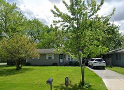 Pre-foreclosure in  PINEWOOD DR Valparaiso, IN 46385