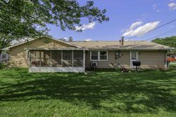  Camelot Dr, Fort Wayne IN