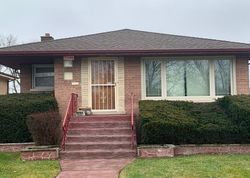 Pre-foreclosure in  WABASH AVE South Holland, IL 60473