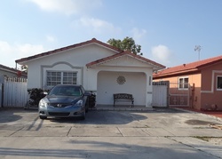 Pre-foreclosure in  W 71ST PL Hialeah, FL 33016