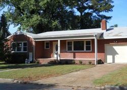 Pre-foreclosure in  SANDPIPER DR Portsmouth, VA 23704