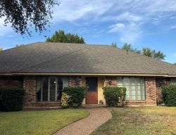  Three Oaks Dr, Arlington TX