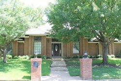 Pre-foreclosure in  EUCLID DR Arlington, TX 76013