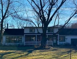 Pre-foreclosure in  COUNTRY LN Chagrin Falls, OH 44023
