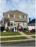 Pre-foreclosure in  RIBBON ST Franklin Square, NY 11010