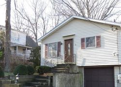 Pre-foreclosure Listing in GREEN ST EAST HAVEN, CT 06512