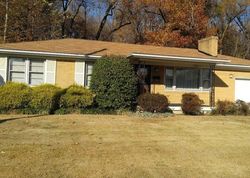 Pre-foreclosure in  DOYLE DR Louisville, KY 40216