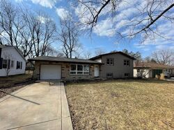 Pre-foreclosure in  WENDT AVE Dundee, IL 60118