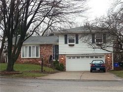 Pre-foreclosure in  BIRCHWOOD DR NE Cedar Rapids, IA 52402