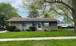 Pre-foreclosure in  E STREAMWOOD BLVD Streamwood, IL 60107