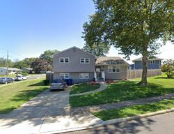 Pre-foreclosure in  GREENWOOD DR Bordentown, NJ 08505