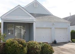 Pre-foreclosure in  LONGWOOD DR Manahawkin, NJ 08050