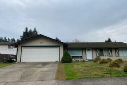 Pre-foreclosure in  SW 340TH PL Federal Way, WA 98023