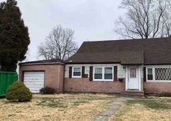 Pre-foreclosure Listing in ADRIAN CT AMITYVILLE, NY 11701