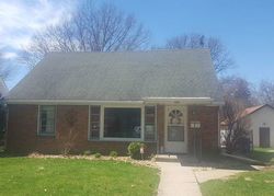 Pre-foreclosure in  LOUISE ST Rockford, IL 61103