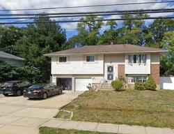 Pre-foreclosure in  HEADLINE RD Deer Park, NY 11729