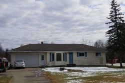 Pre-foreclosure Listing in ERHART RD MEDINA, OH 44256