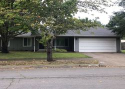 Pre-foreclosure in  FOXHAVEN DR SE Salem, OR 97306